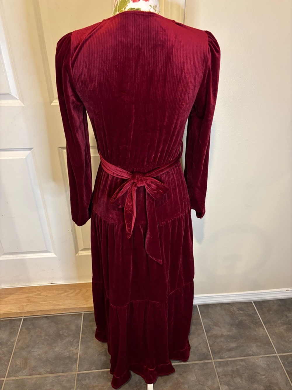 Halara Burgundy Velvet Midi Dress Size XS NWOT Tie Waist Long Sleeve  (A/28) - Picture 2 of 6